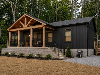 Wonderful Retreat 3-bedroom house with AC at Conley Bottom Lake Cumberland