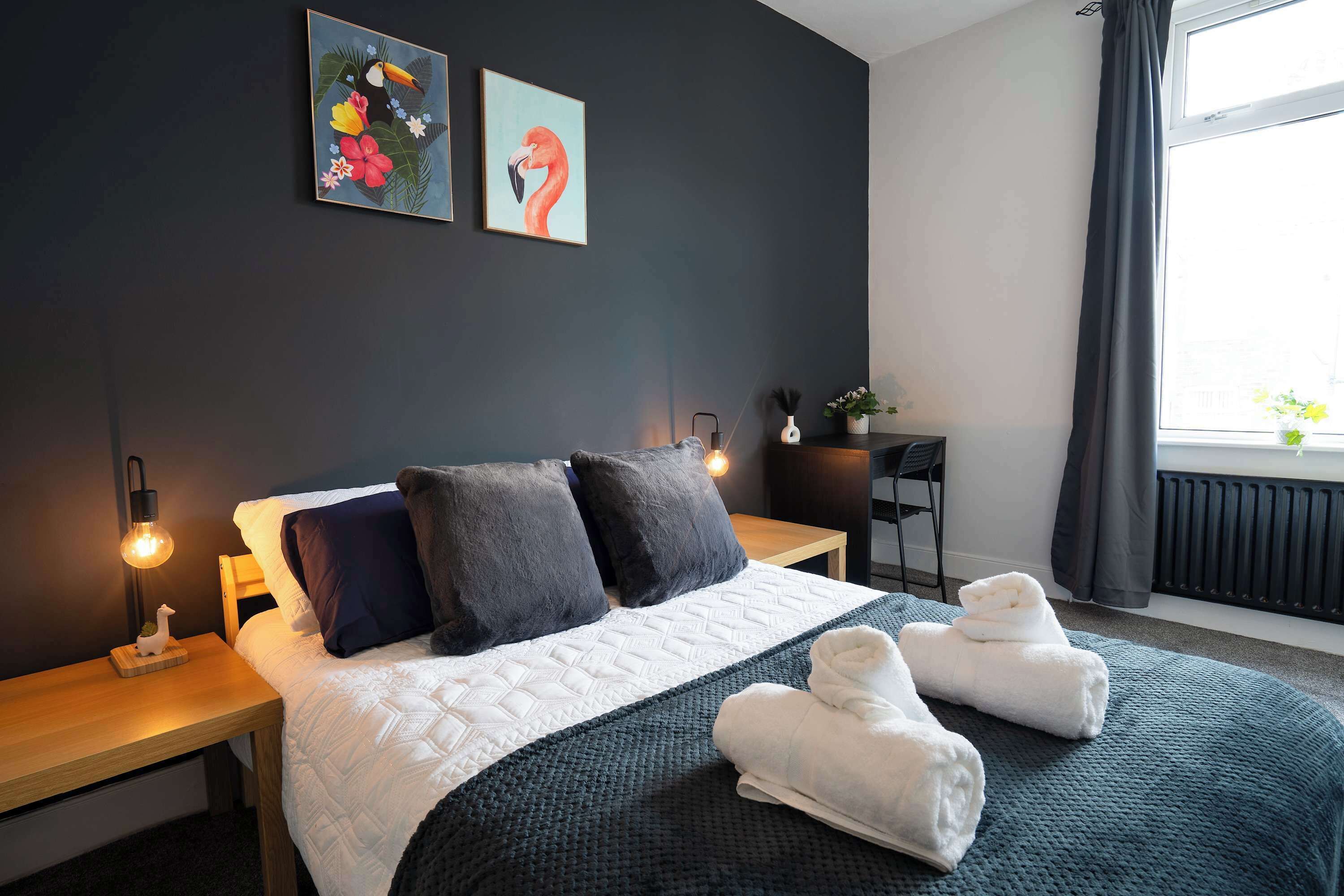 2 bedrooms, desk, iron/ironing board, WiFi