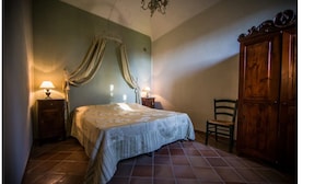1 bedroom, iron/ironing board, internet, bed sheets - Podere Colombaione - Stalla Apartment (Toscana)