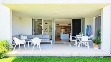Apartment, Balkon | Speisen im Freien