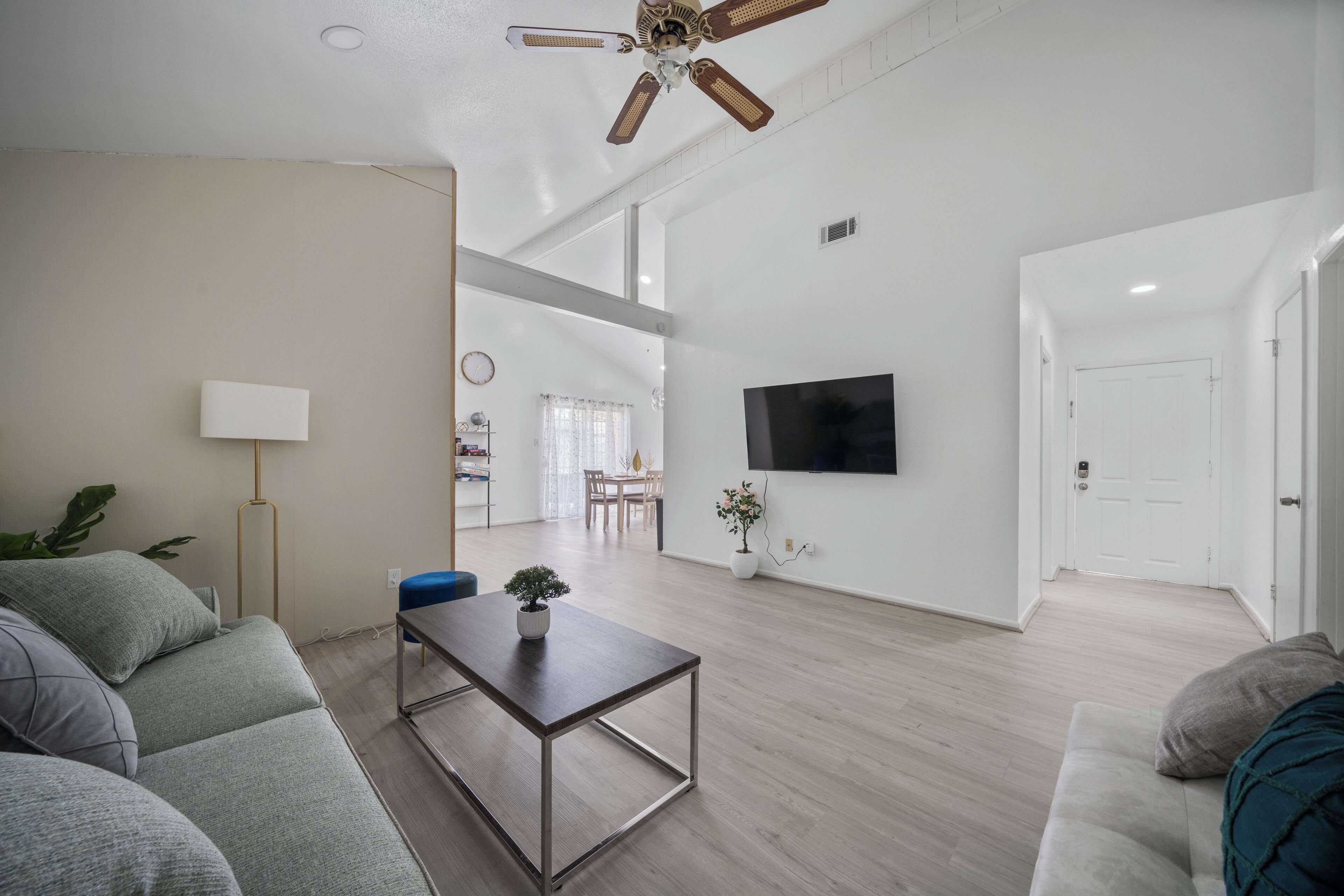 Casa Moderna Retreat / Spacious 4bed3bath W Arcade - Sugar Land, TX