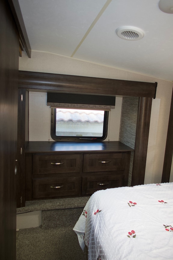 Pleasant 1-bedroom Rv With Ac In Cathedral City - Palm Springs, CA