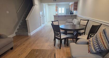 2-bedroom apartment in charming Kenner with AC for relaxing stays