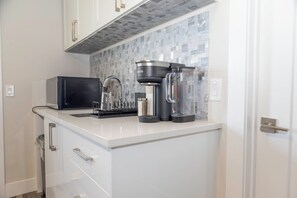 Fridge, microwave, coffee/tea maker, cookware/dishes/utensils - Cozy Beechville Guest Suite | Near Halifax (Halifax)