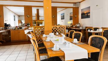 House | Dining