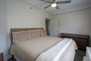 2 bedrooms, iron/ironing board, Internet, bed sheets