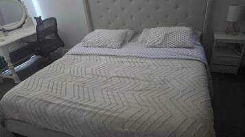 Desk, iron/ironing board, free WiFi, bed sheets