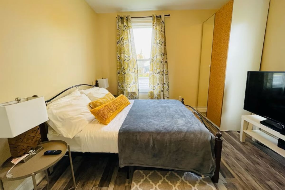 Appartement, 3 chambres | Fer et planche à repasser, accès au Wi-Fi (inclus)
