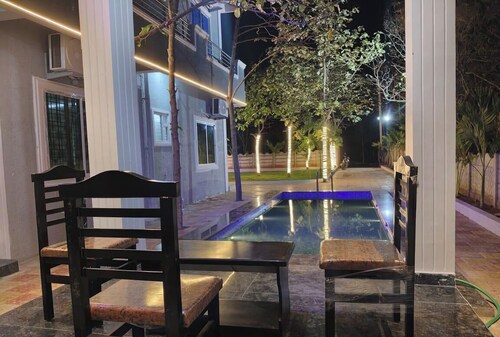 Spacious 4-bedroom farmhouse and banquet hall with AC kitchen available