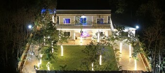 Spacious 4-bedroom farmhouse and banquet hall with AC kitchen available