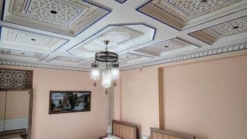 Chambre Deluxe avec lits jumeaux, balcon, vue cour intérieure