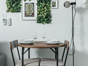 Dining - Río Manzanares I - One-Bedroom Apartment (Ciudad de Madrid)