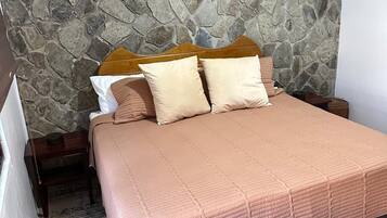 3 Schlafzimmer, Bügeleisen/Bügelbrett, WLAN, Bettwäsche