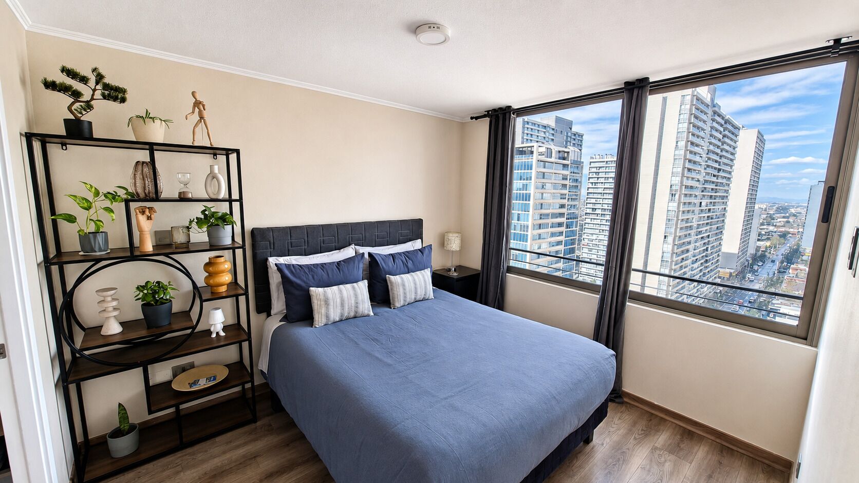 WiFi, bed sheets, wheelchair access