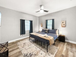 4 Schlafzimmer, Bügeleisen/Bügelbrett, WLAN, Bettwäsche