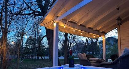 1853 Kingsgate Lakehouse-Spacious Historic Escape