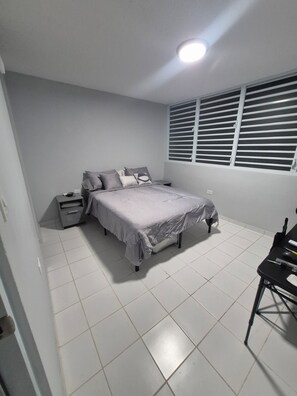 3 bedrooms, free WiFi - Coastal Retreat at Villa Marina The Village, Fajardo’s best spot to catch Ferry! (Fajardo)