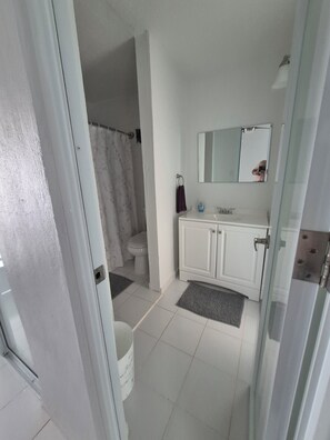 Towels, soap, toilet paper - Coastal Retreat at Villa Marina The Village, Fajardo’s best spot to catch Ferry! (Fajardo)