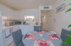 Dining - Lakefront Retreat w/ Kayak, Fishing, & Near Legoland (Lake Wales)