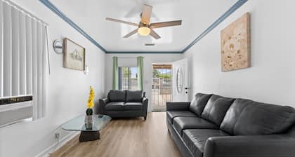 Tranquil Sunset Retreat 4-bedroom house in Spring Valley perfect for families