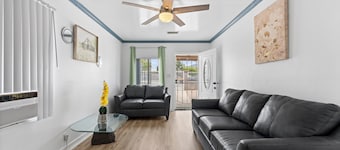 Tranquil Sunset Retreat 4-bedroom house in Spring Valley perfect for families