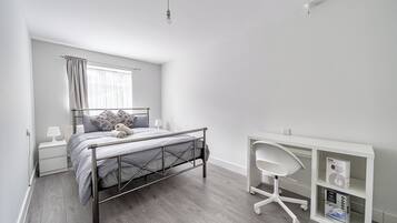 2 bedrooms, iron/ironing board, WiFi, bed sheets