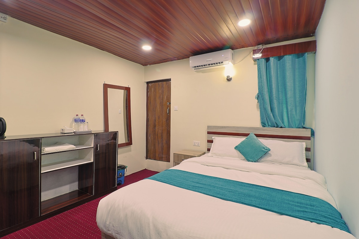 Deluxe Double Room, Patio, River View | Desk, WiFi (free)