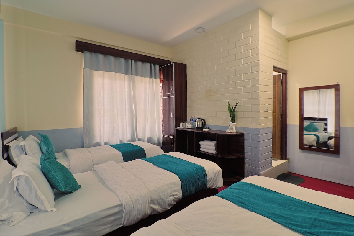 Deluxe Triple Room, Patio, River View | Desk, WiFi (free)