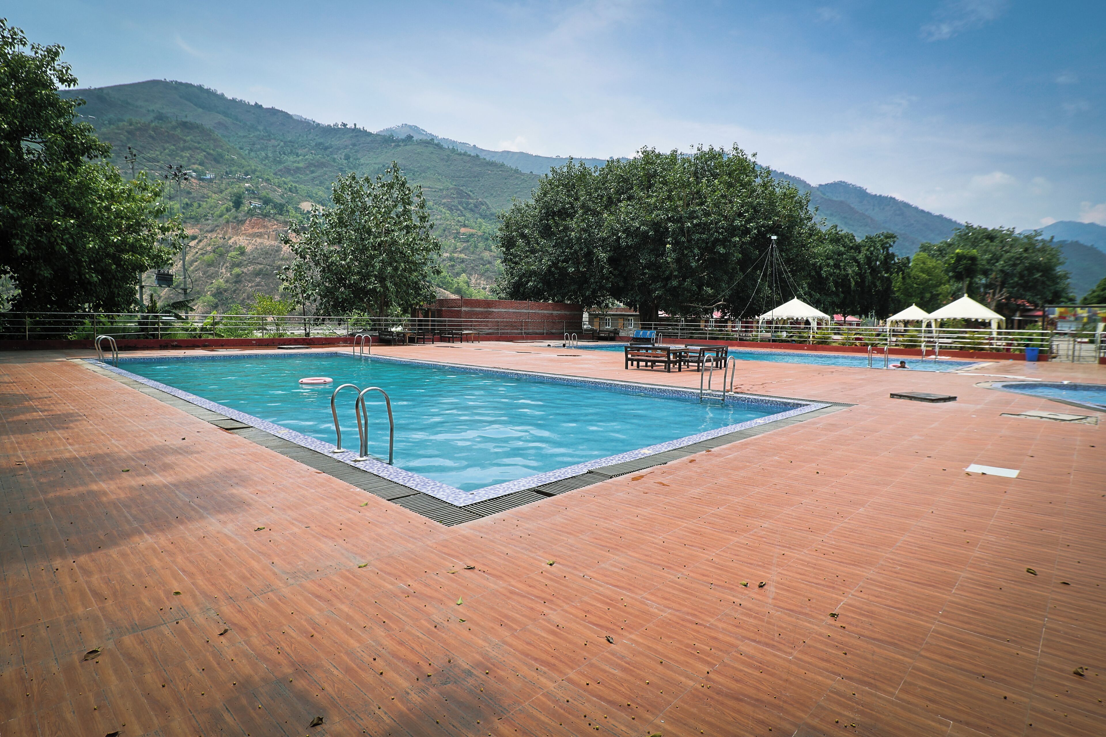 3 outdoor pools