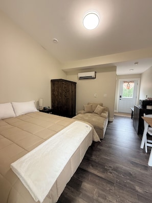 Room - Sakura Valley Studio Suite #2 | Private Entrance in beautiful Annapolis Valley (North Alton)