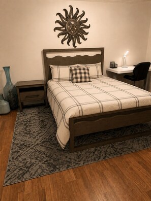 1 habitación, tabla de planchar con plancha, wifi y ropa de cama 