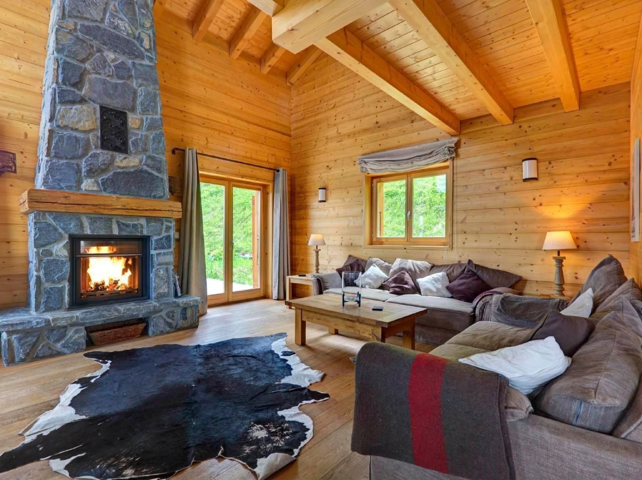 Fireplace, DVD player