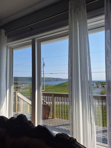 Cuban Beach House | Oceanfront Deck, Whale Watching & Irish Loop