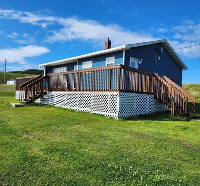 Cuban Beach House | Oceanfront Deck, Whale Watching & Irish Loop