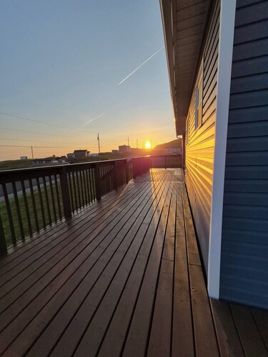 Cuban Beach House | Oceanfront Deck, Whale Watching & Irish Loop