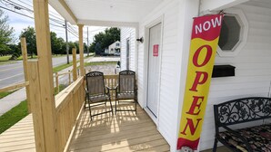 Exterior detail - Cozy 1-bedroom apartment in fantastic Massena with AC (Massena)