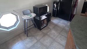 Interior - Cozy 1-bedroom apartment in fantastic Massena with AC (Massena)
