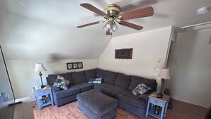 Living area - Cozy 1-bedroom apartment in fantastic Massena with AC (Massena)