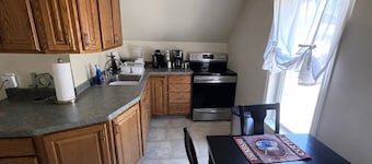 Cozy 1-bedroom apartment in fantastic Massena with AC