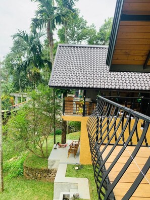 Phòng đôi tiện nghi đơn giản, quang cảnh núi | Quang cảnh ban công