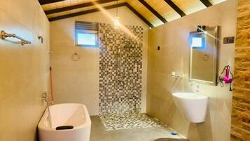 Comfort Double Room, Balcony, Mountain View | Bathroom | Slippers, towels