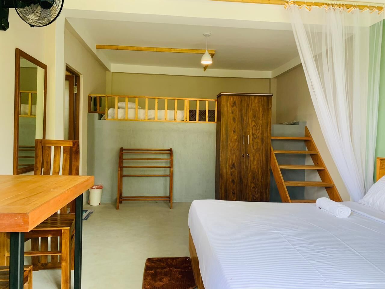Phòng 3 Deluxe, sân hiên, quang cảnh núi | Két bảo mật tại phòng, màn/rèm cản sáng, bàn ủi/dụng cụ ủi quần áo 