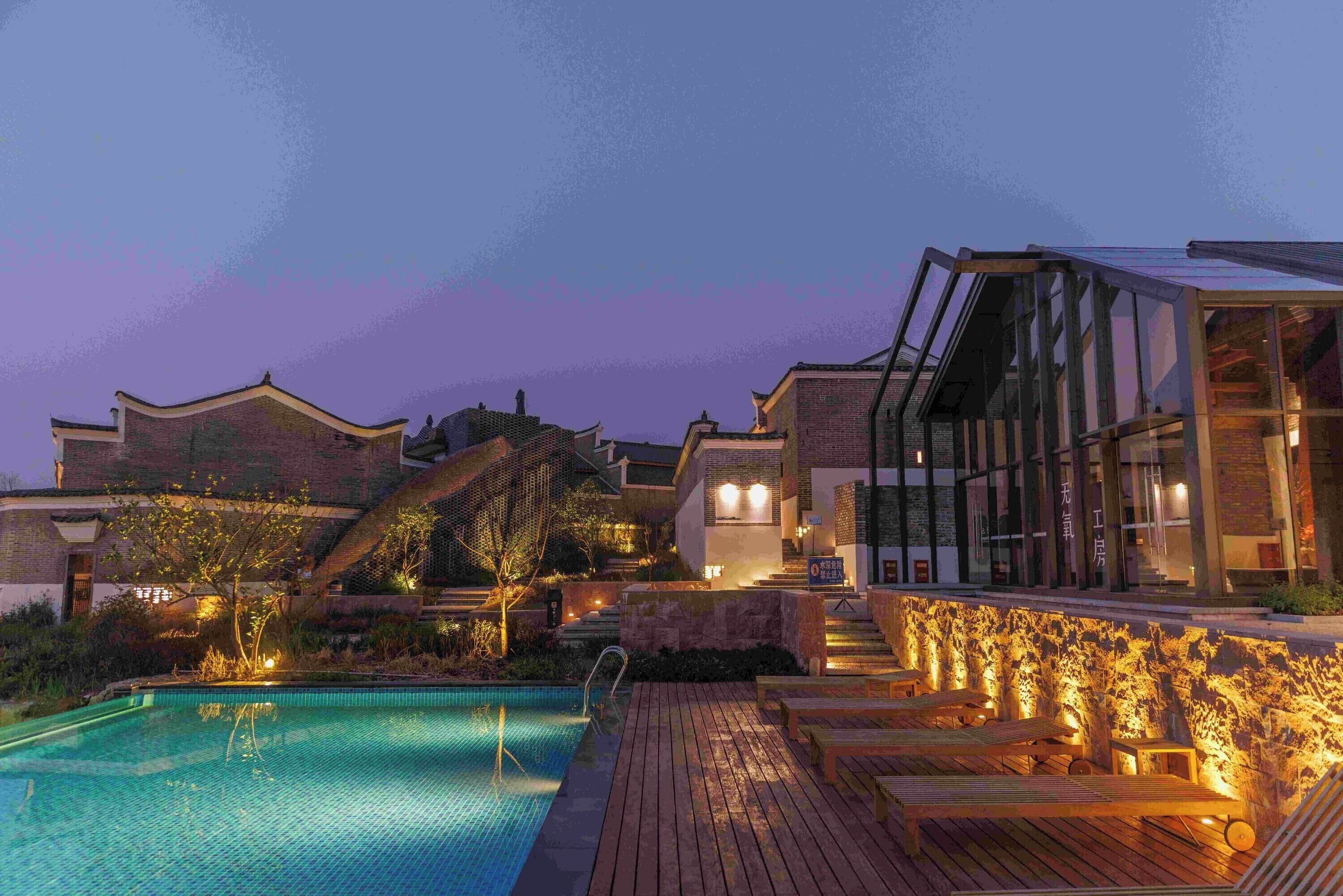 Seasonal outdoor pool
