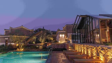Seasonal outdoor pool