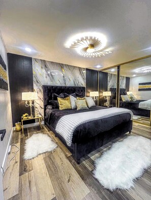 3 Schlafzimmer, Schreibtisch, Bügeleisen/Bügelbrett, Reisekinderbett