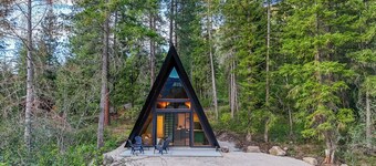 A-Frame Cabin Escape on 13.5 Acre Homestead Guest Ranch