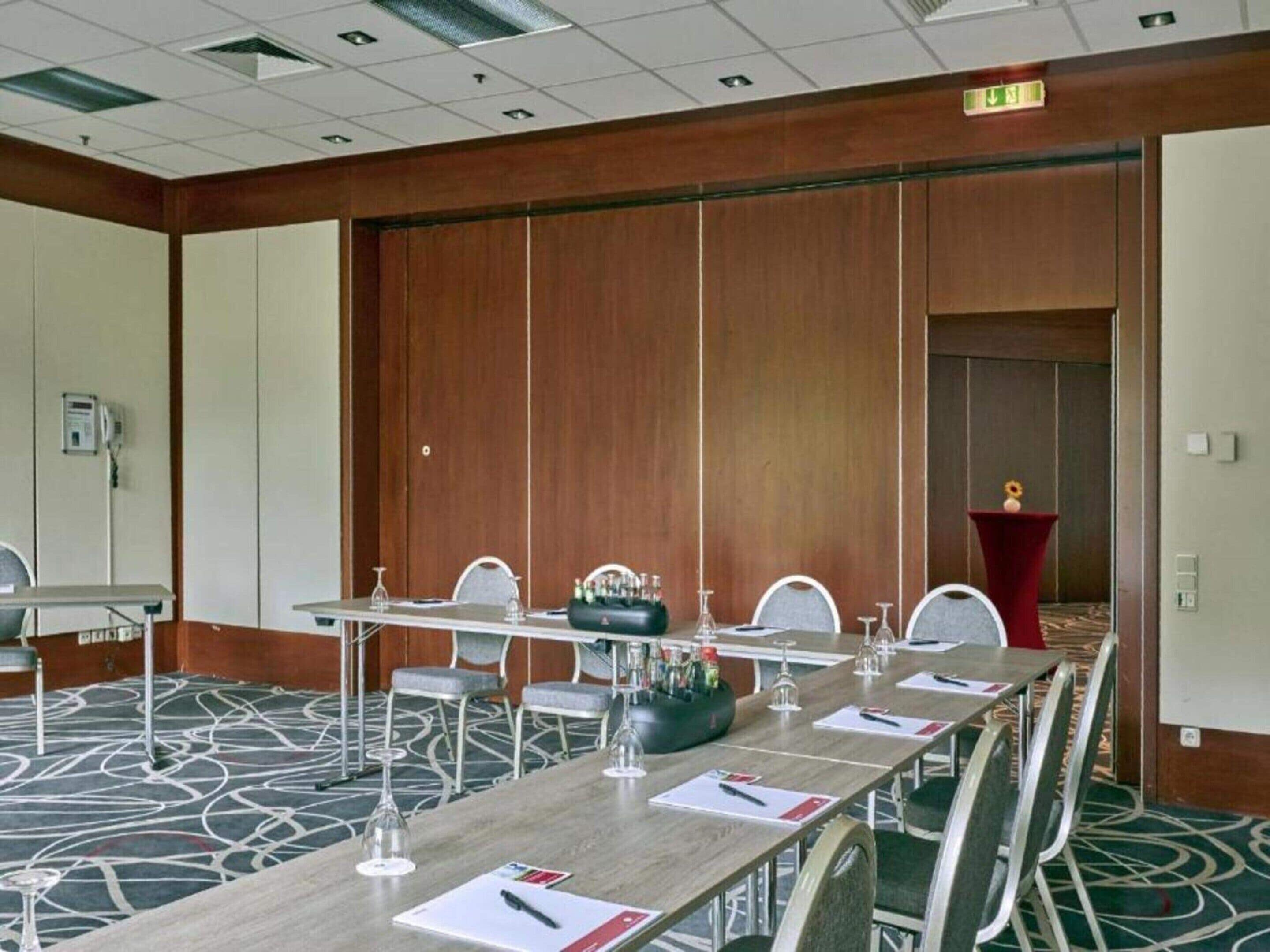 House | Meeting facility