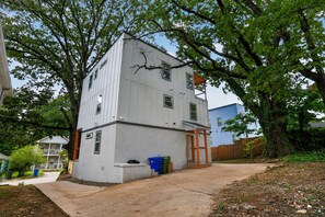 Exterior - Astonishing Atlanta Oasis (Atlanta)