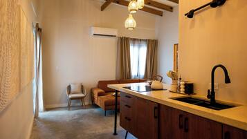 Appartamento familiare, balcone, vista giardino | Interni