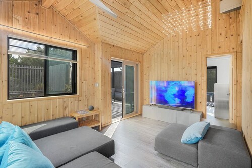 Marvelous home with heated saltwater pool in Cherry Grove, Fire Island